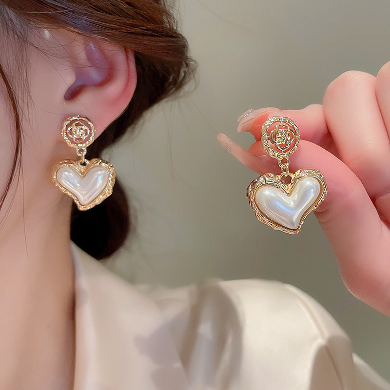 French retro design, pearl heart earrings, female niche temperament, spicy girl accessories, fashionable accessories