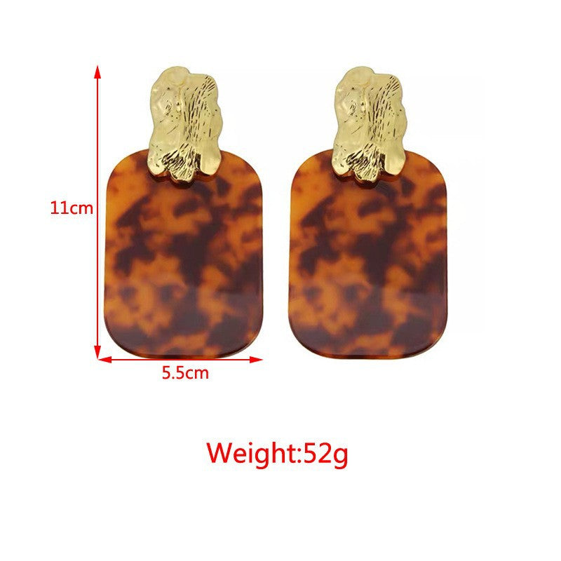 Fashionable and exaggerated temperament resin leopard print tortoiseshell square earrings without ear holes, ear clips, runway earrings